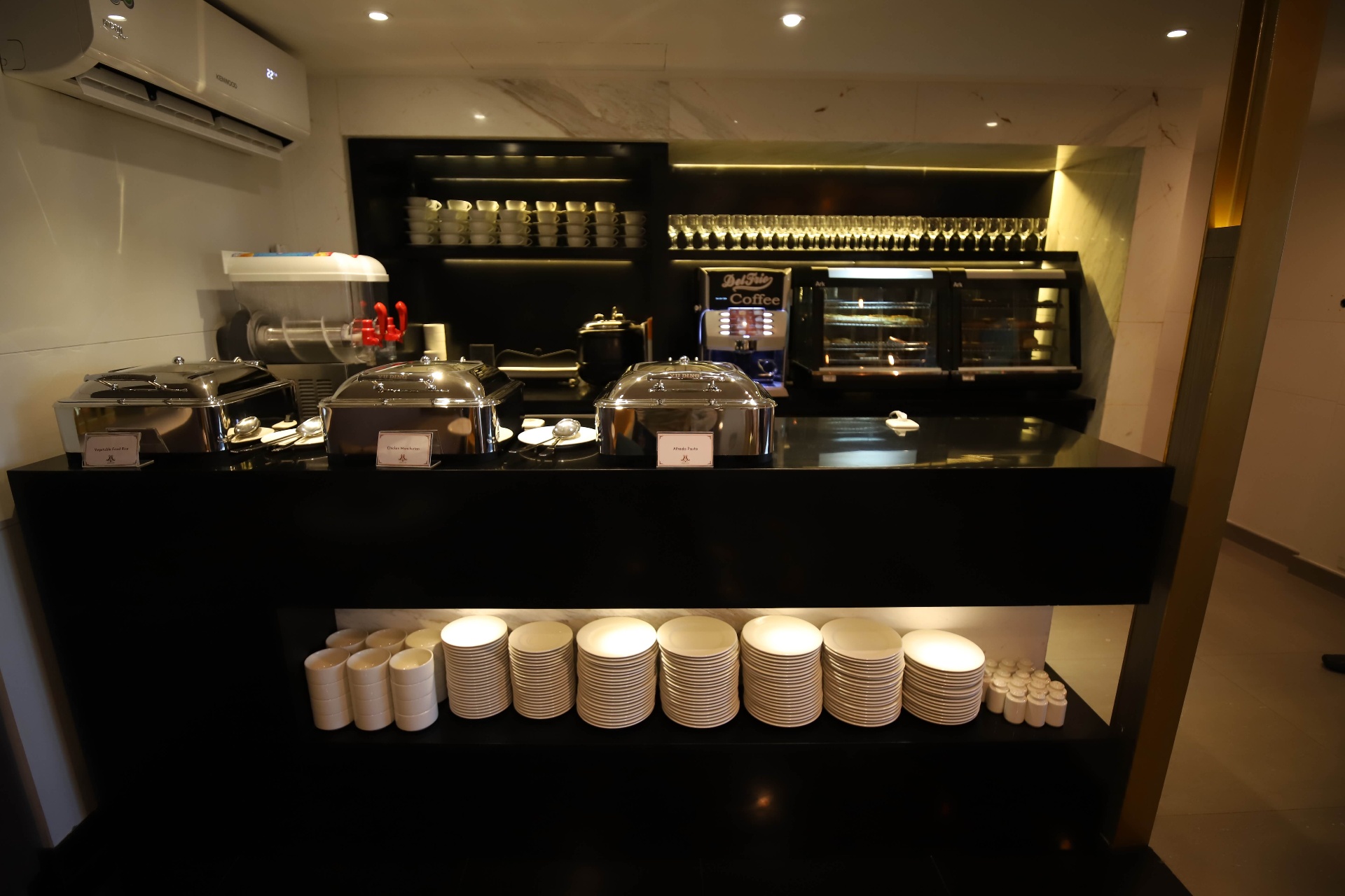 Buffet and beverage station